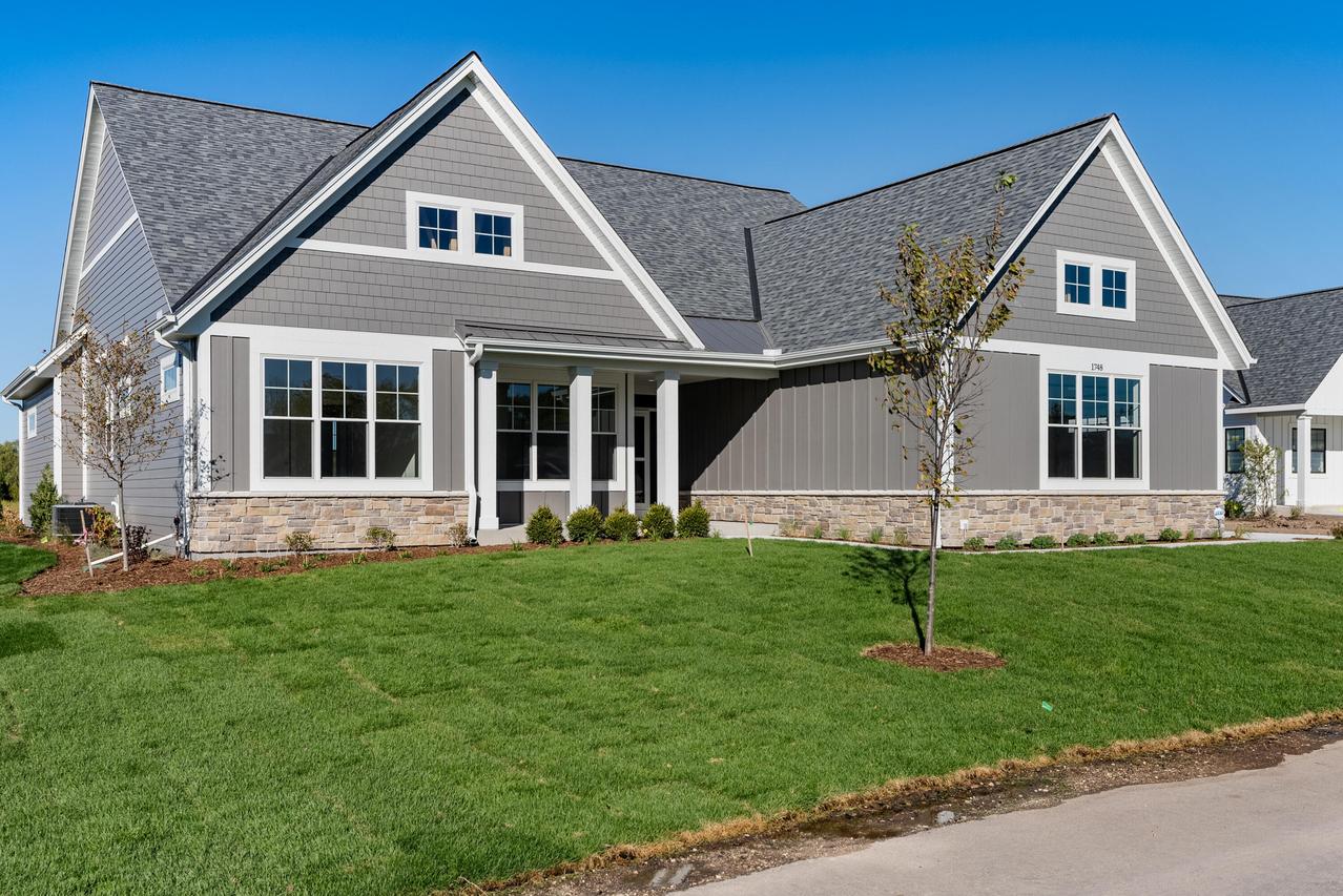 1748 N River Cir, River Hills, WI 53217