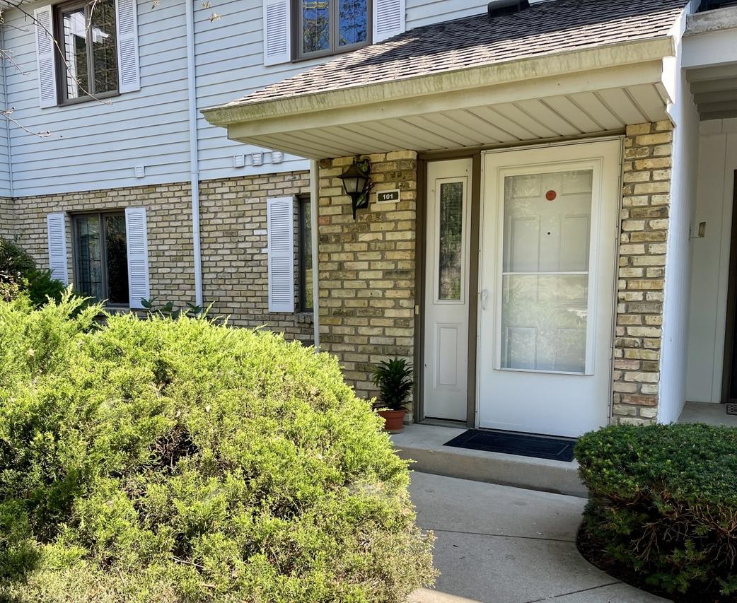 1433 Sun Valley #101, Mount Pleasant, WI 53406