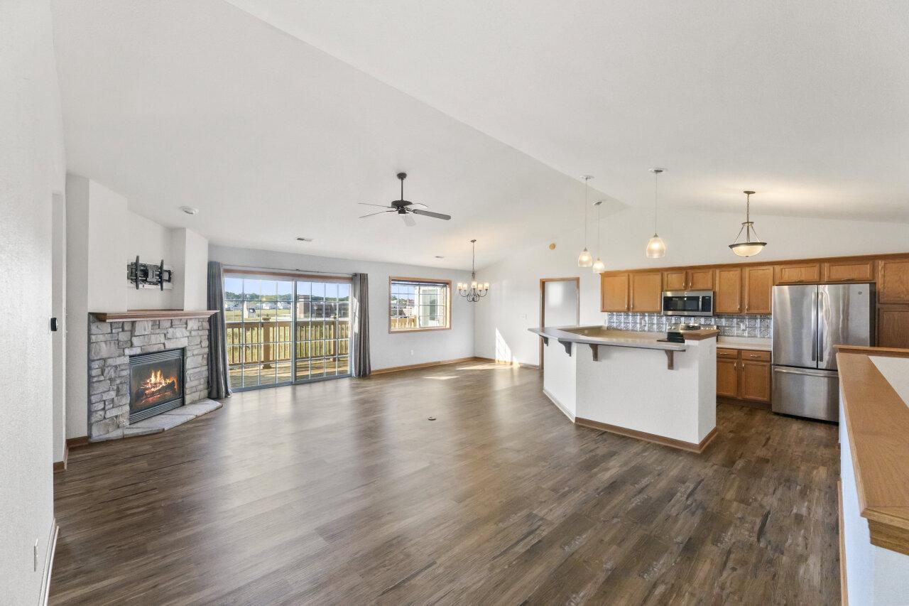 W197N16873 Stonewall Dr, Jackson, WI 53037