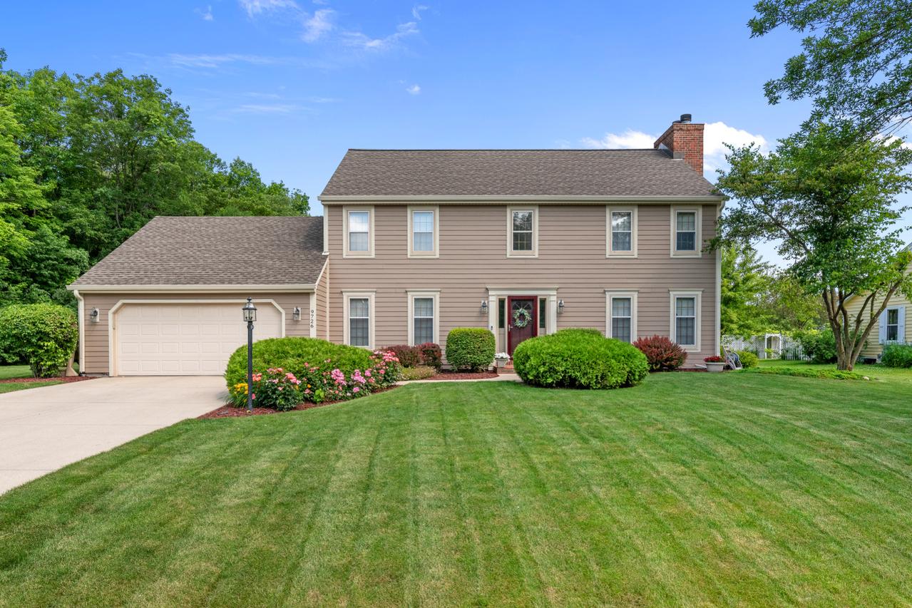 9726 W Hunt Club, Mequon, WI 53097
