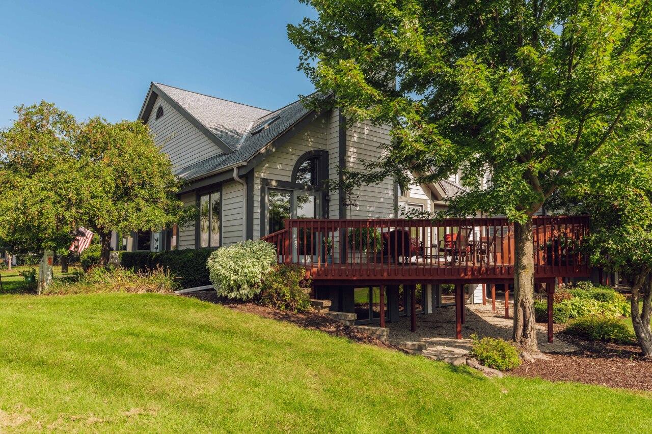 W176S7503 Harbor Cir, Muskego, WI 53150