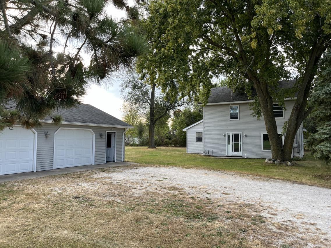 31213 Bushnell Rd, Burlington, WI 53105