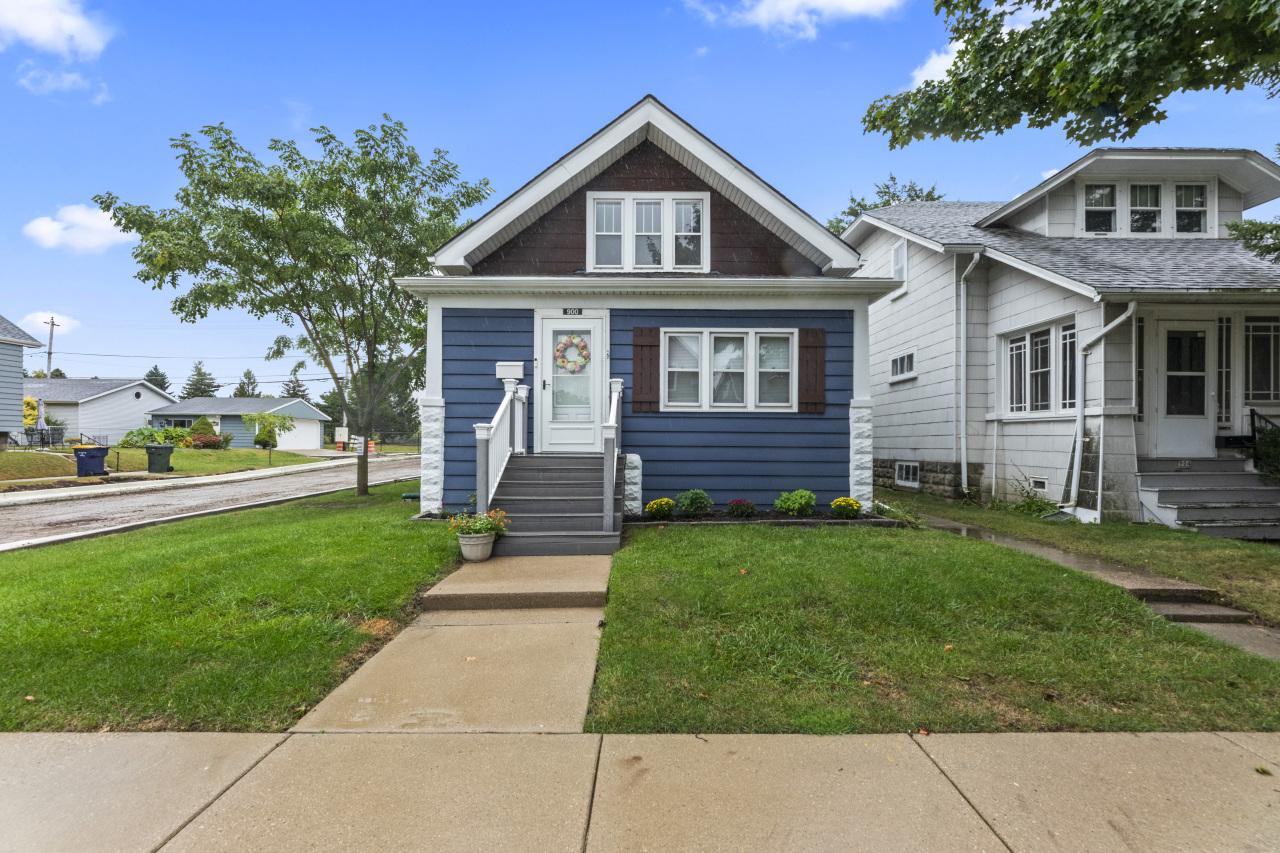 900 S 56th St, West Allis, WI 53214
