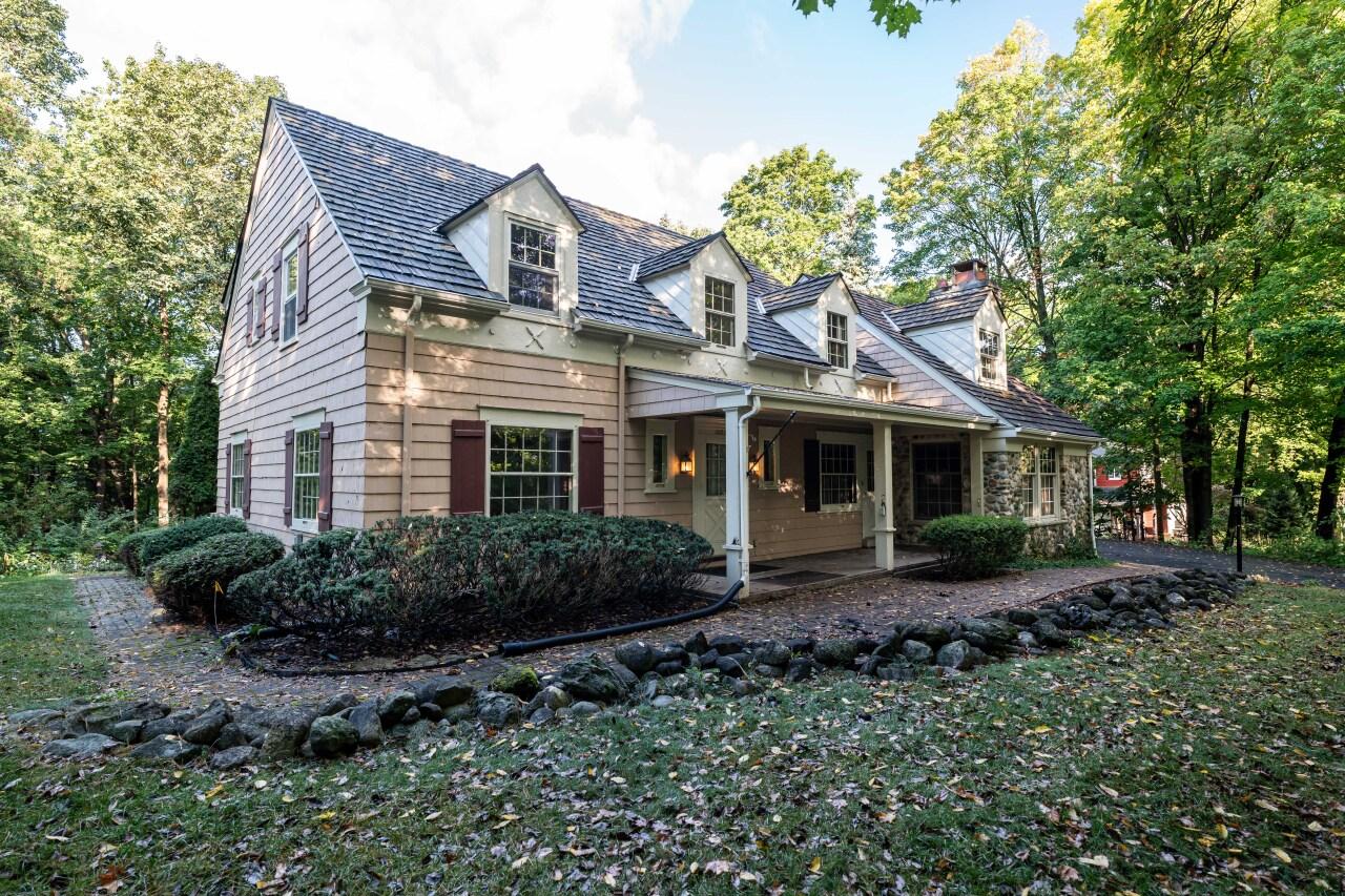 2605 Maple Hill, Brookfield, WI 53045