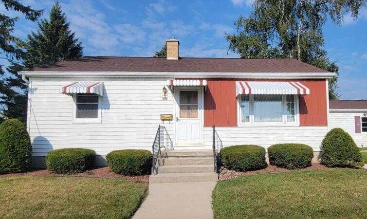 934 N 21st St, Manitowoc, WI 54220
