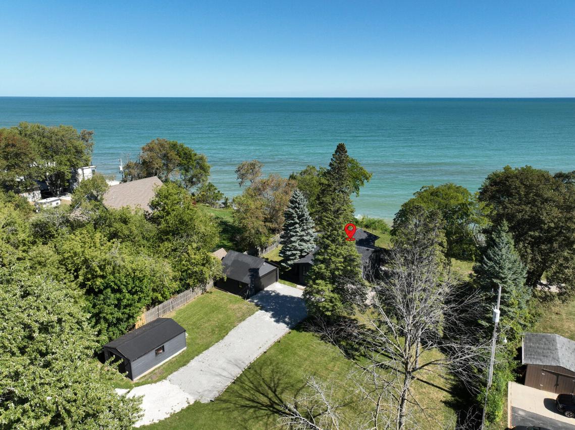 525 14th Pl, Somers, WI 53140