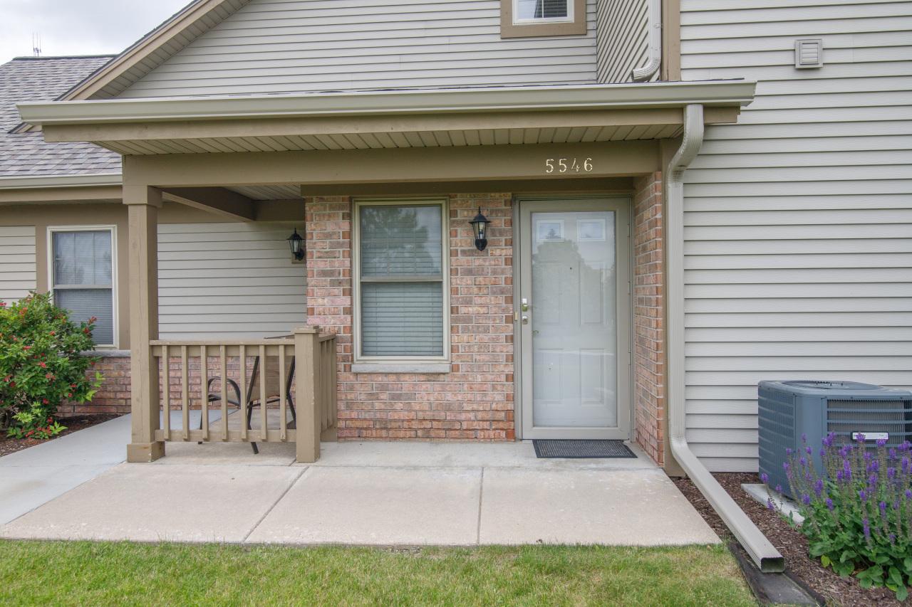 W170N5546 Ridgewood Dr, Menomonee Falls, WI 53051