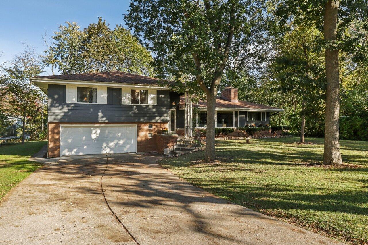 11925 Indian Trl, Hales Corners, WI 53130