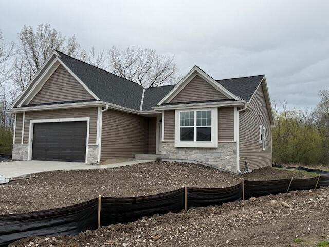 1110 Oxbow Ct, Pewaukee, WI 53072