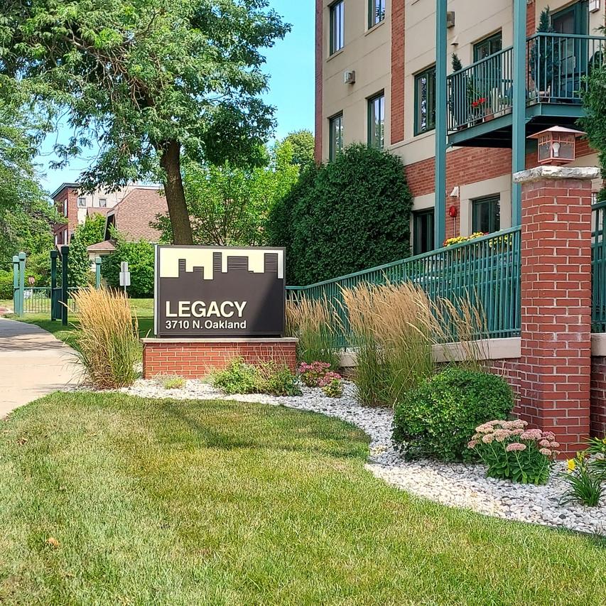 3710 N Oakland Ave #106, Shorewood, WI 53211