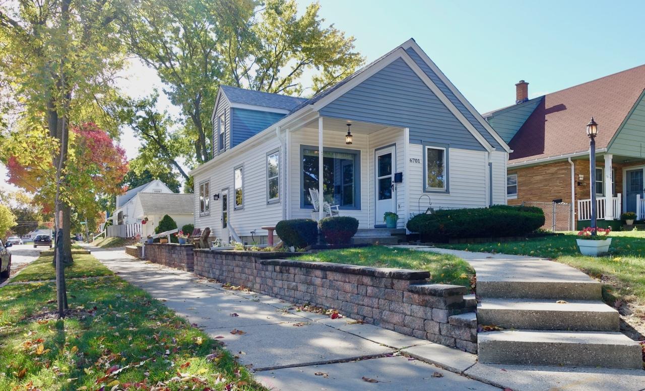 6701 W Wick Pl, Milwaukee, WI 53219