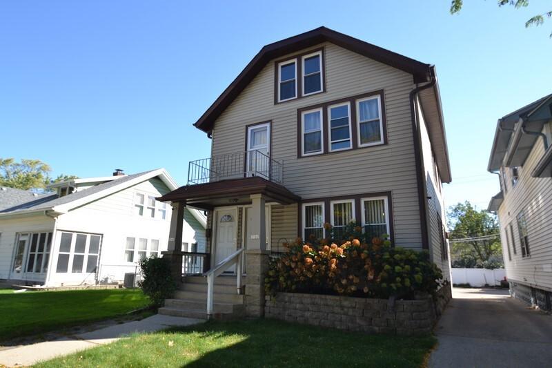 2160 S 84th St, West Allis, WI 53227