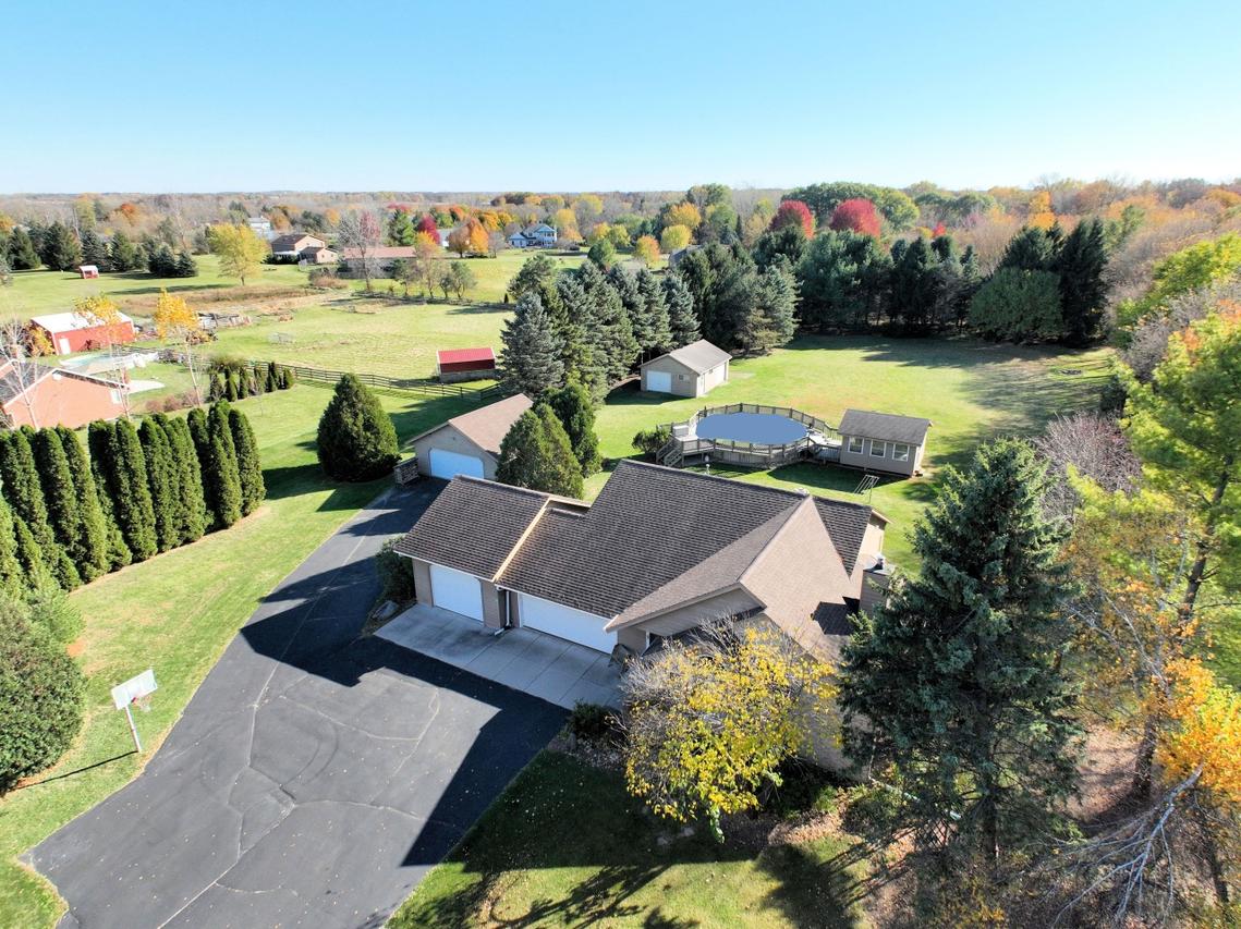 25419 Deer Ridge, Norway, WI 53185