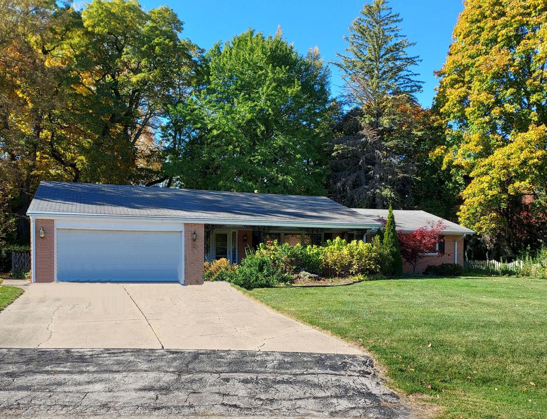 6951 N Glen Shore, Glendale, WI 53209