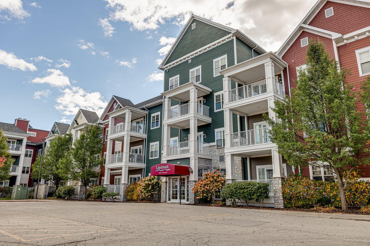 832 N 6th St #307, Sheboygan, WI 53081