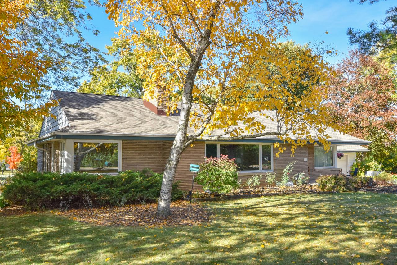 315 N Eastmoor Ave, Brookfield, WI 53005