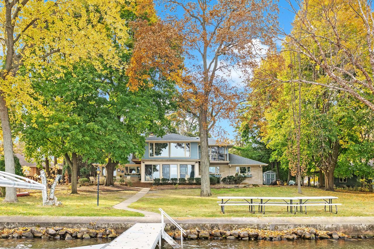 N23W28334 Beach Park, Delafield, WI 53072