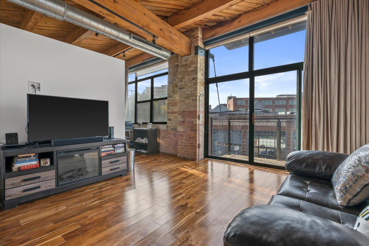 200 S Water St #214, Milwaukee, WI 53204