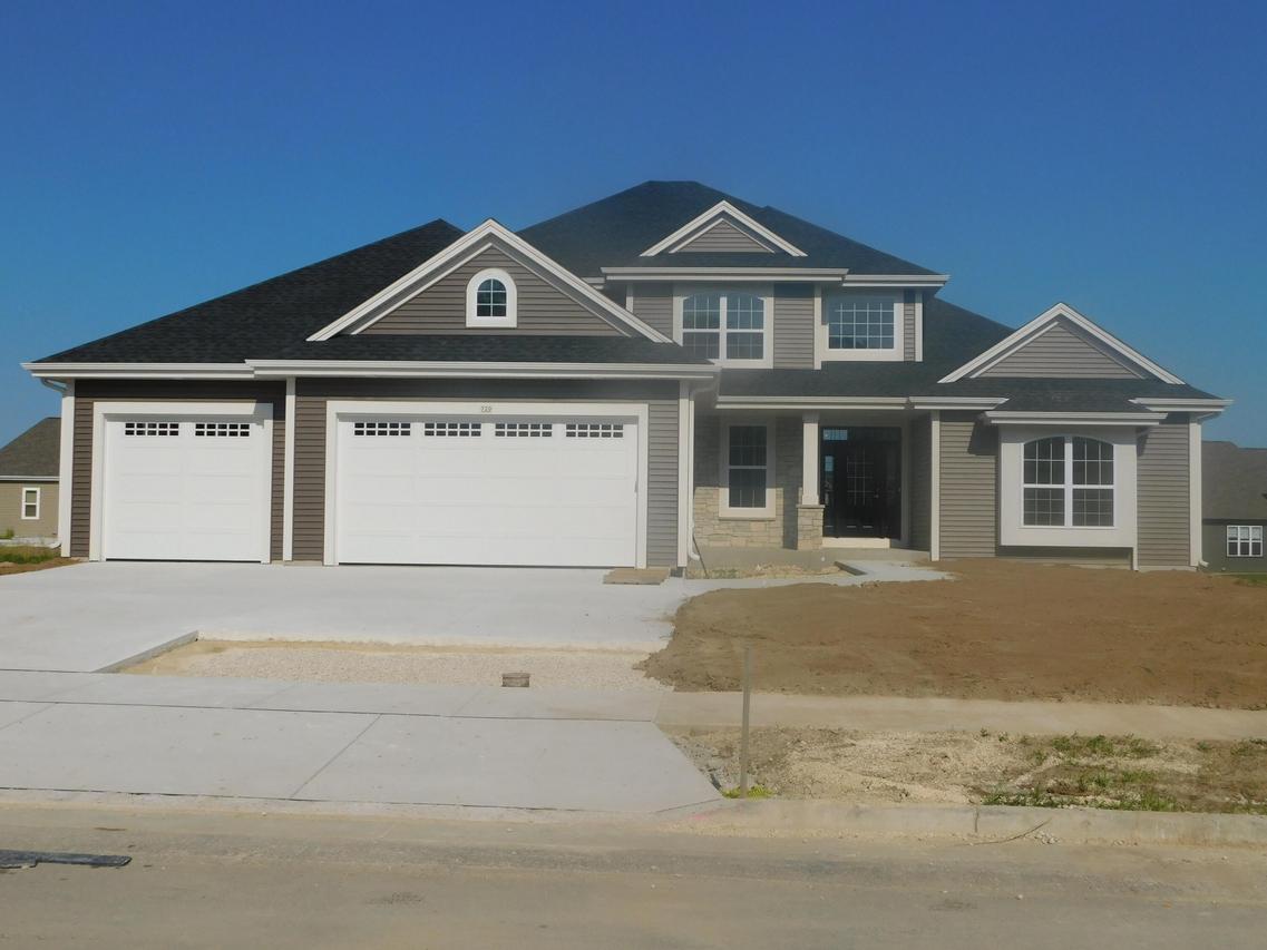 720 N Sparrow Way, Grafton, WI 53024
