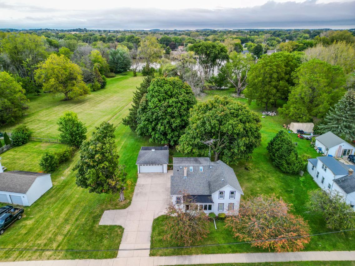 723 N Church St, Watertown, WI 53098