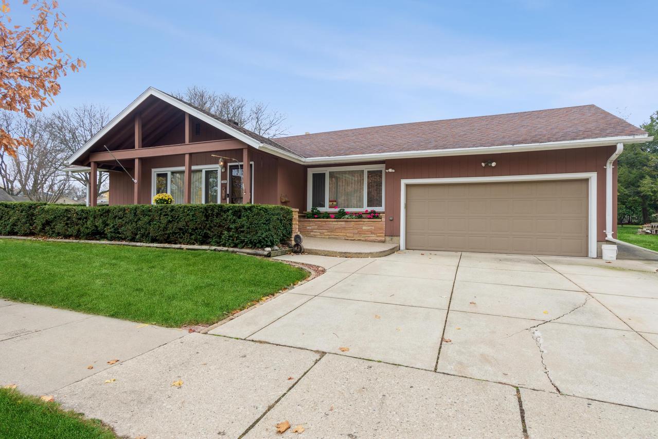 709 N 72nd St, Wauwatosa, WI 53213