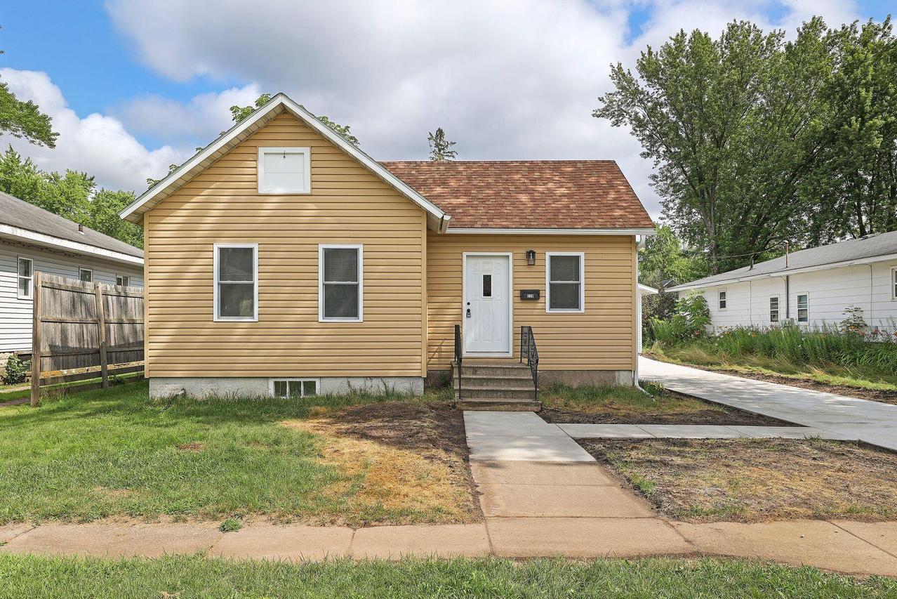 220 Letendre Ave, Port Edwards, WI 54469