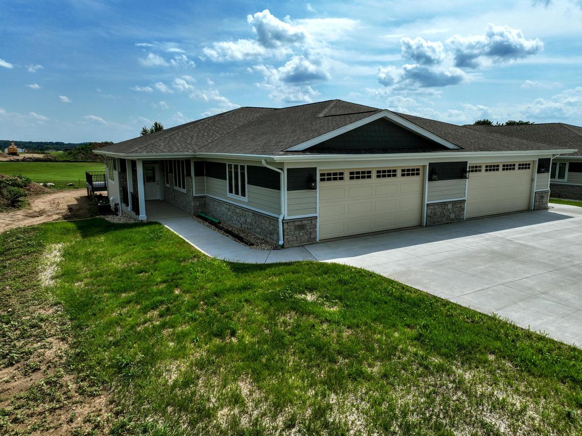 722 E Reinel St, Jefferson, WI 53549