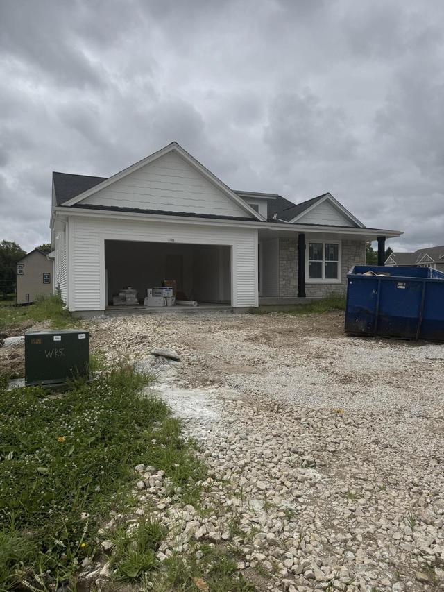 1102 Oxbow Ct, Pewaukee, WI 53072