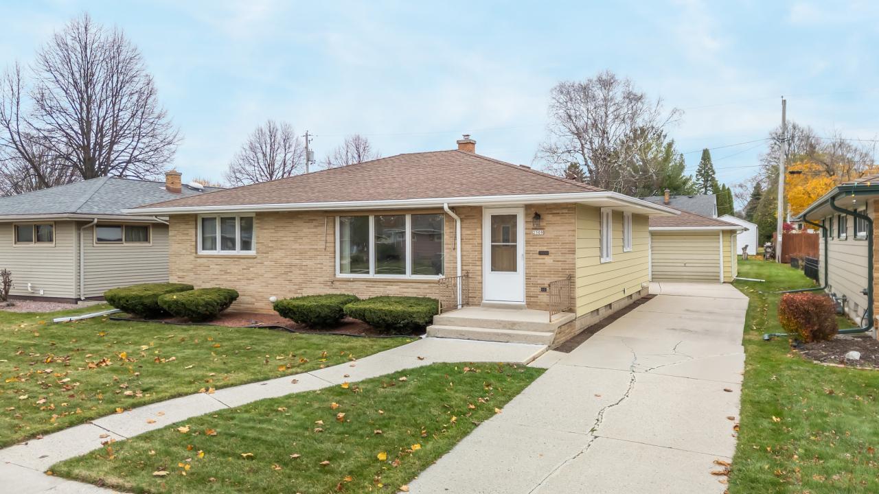 2509 S 15th St, Sheboygan, WI 53081