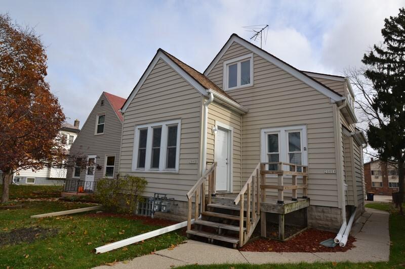 2080 S 61st St, West Allis, WI 53219