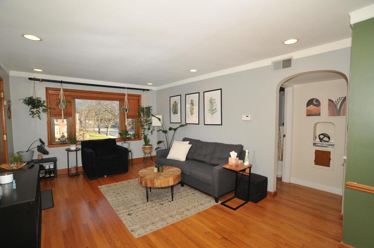2303 N 81st St #3, Wauwatosa, WI 53213