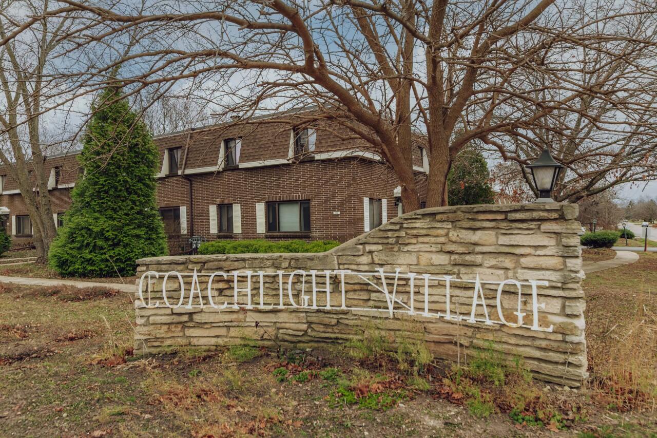 15987 W Greenfield Ave, New Berlin, WI 53151