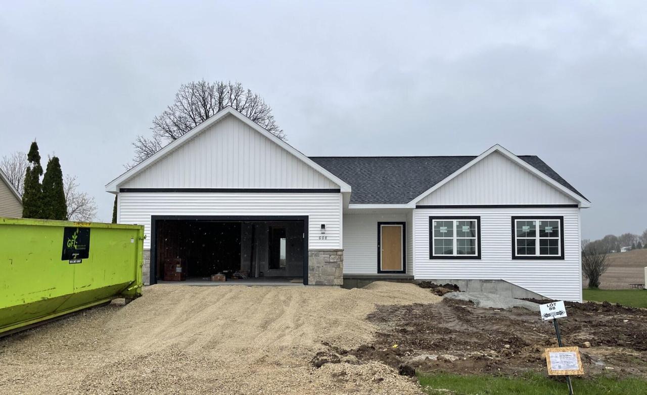 608 Sycamore Pl, Theresa, WI 53091