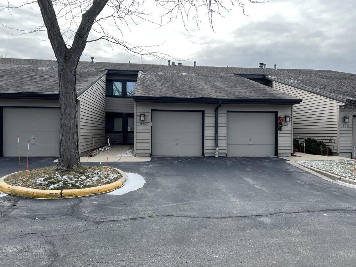 8967 N 70th St, Milwaukee, WI 53223