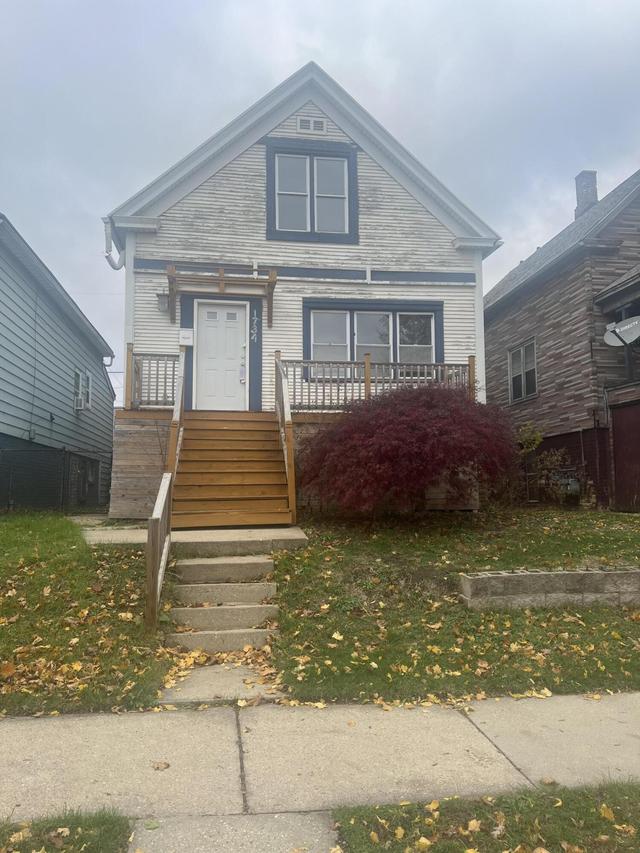 1734 W Windlake Ave., Milwaukee, WI 53215