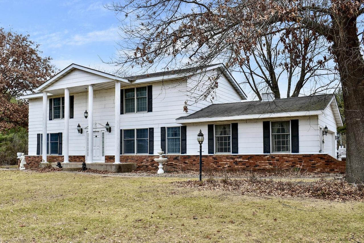 W1166 Badger Rd, Fountain City, WI 54629