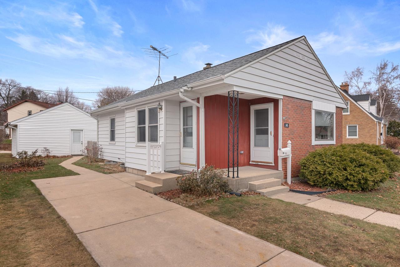345 S Garfield Ave, Port Washington, WI 53074