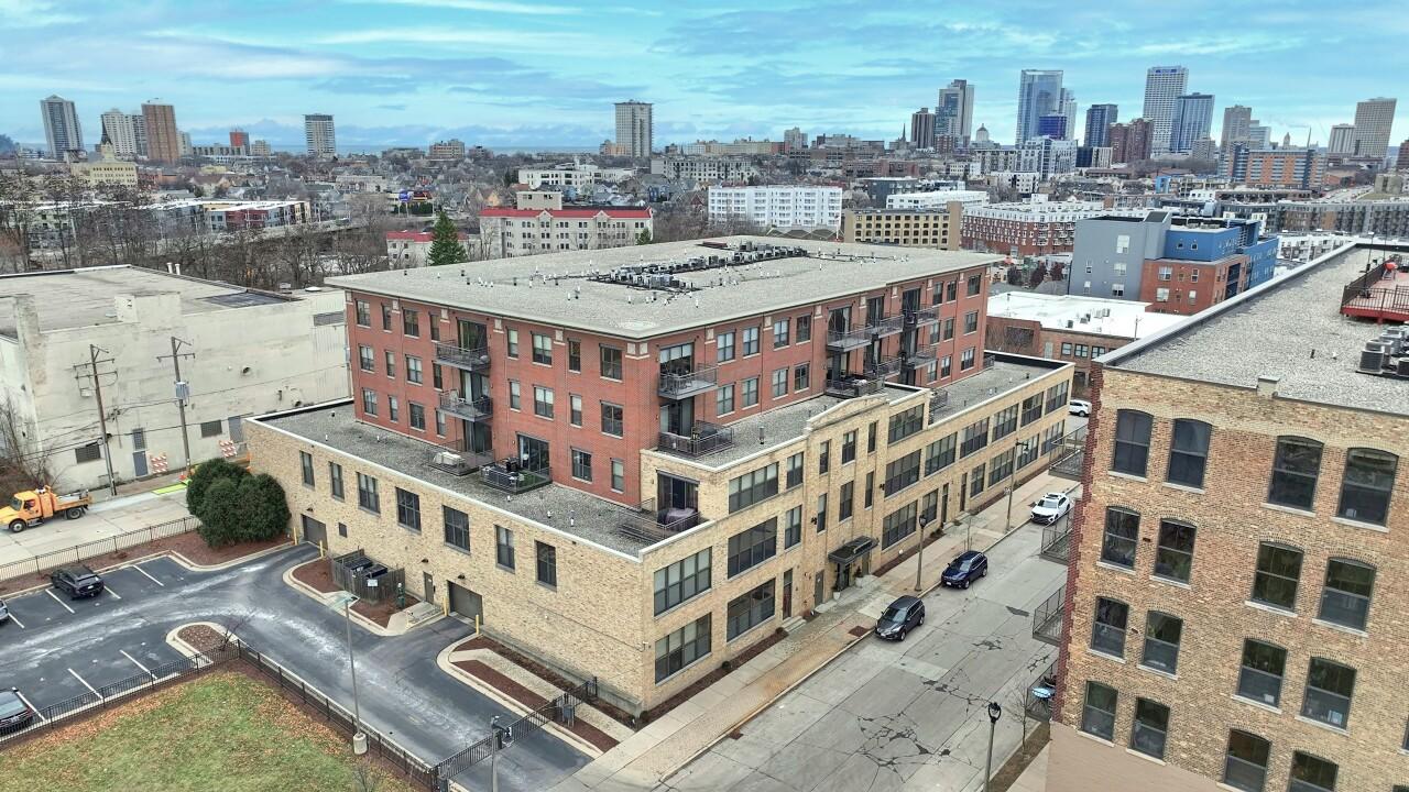 1924 N Hubbard St #302, Milwaukee, WI 53212