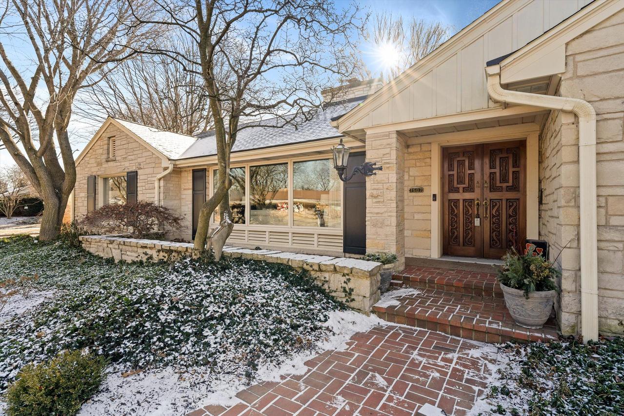 7507 Maple Ter, Wauwatosa, WI 53213
