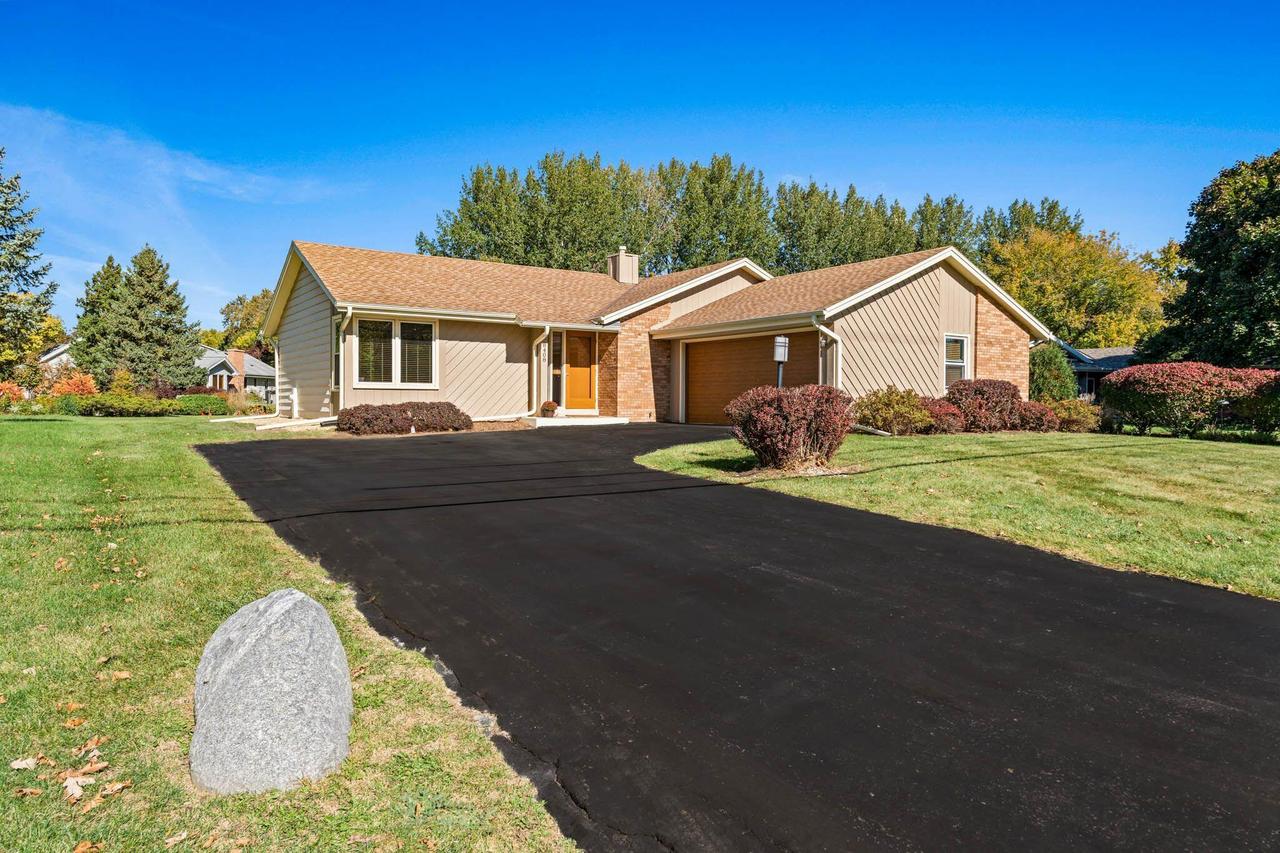 8408 W Forest Hill, Franklin, WI 53132