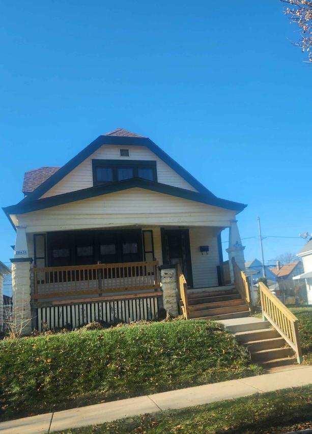 2945 S 6th St, Milwaukee, WI 53215