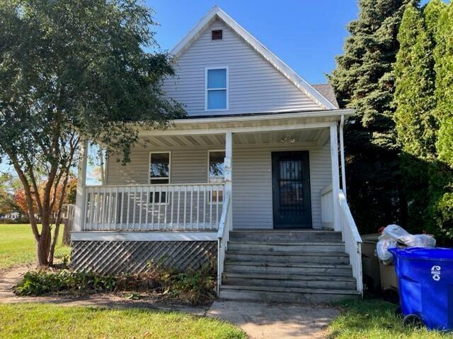 5904 18th Ave, Kenosha, WI 53140