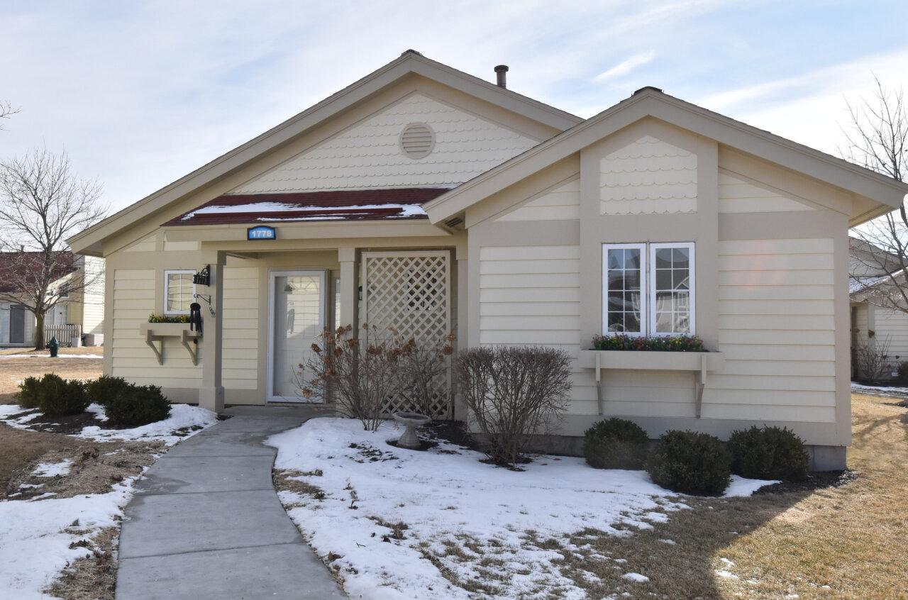 1778 Cottage Dr #7-03, Geneva, WI 53147