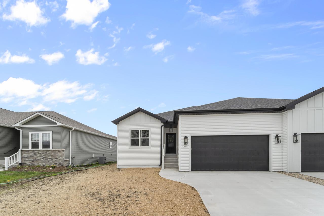 1710 Montclair Pl, Fort Atkinson, WI 53538