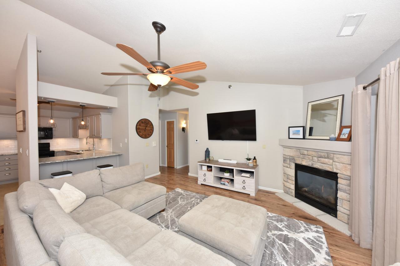 1441 Garay Ln #15, Port Washington, WI 53074