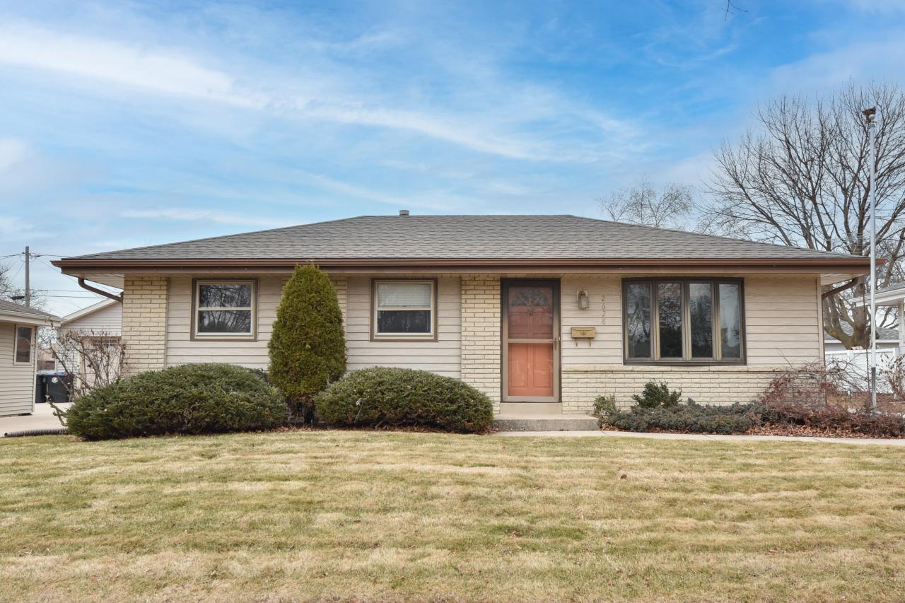 2628 E Birchwood Ave, Cudahy, WI 53110