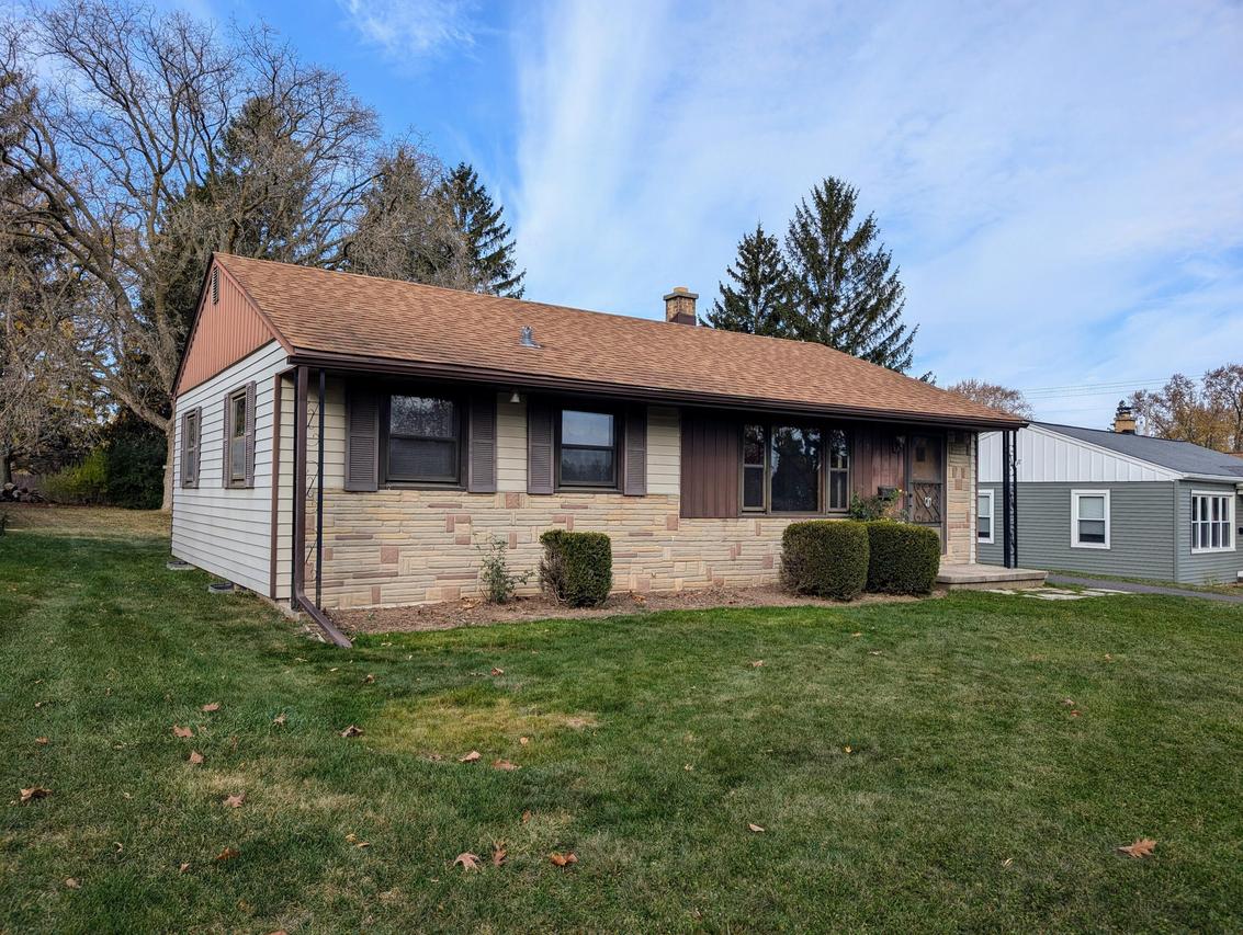 1518 N 10th Ave, West Bend, WI 53090