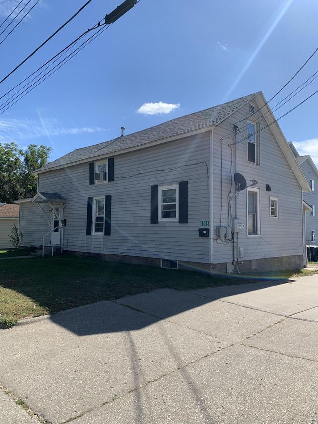 1016 Zeisler St, La Crosse, WI 54601