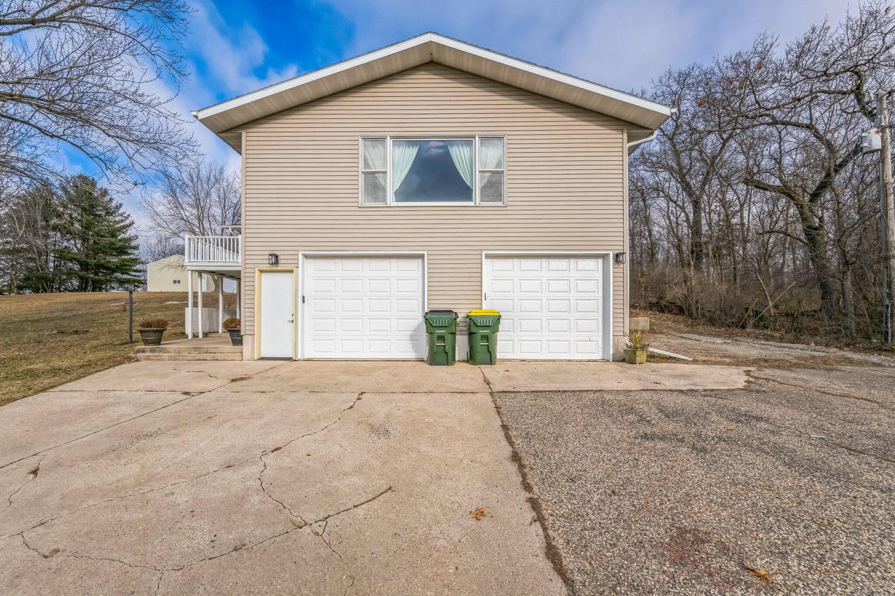 S3042 Ault Rd, Excelsior, WI 53959
