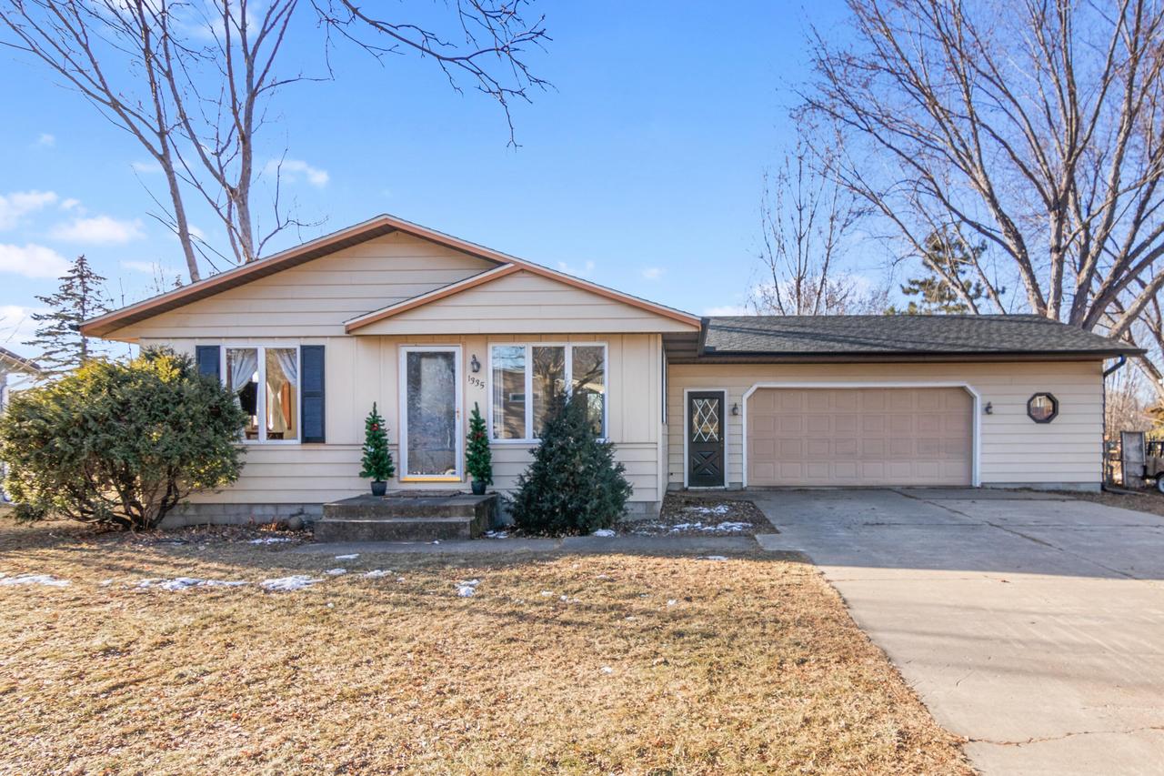 1335 Washington St, River Falls, WI 54022